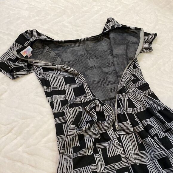 LuLaRoe Geometric Black & White Minimalist And Modern Dress - Picture 14 of 14